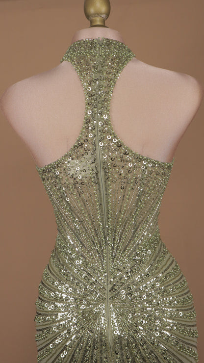 Vestido largo de graduación cuello halter con escote