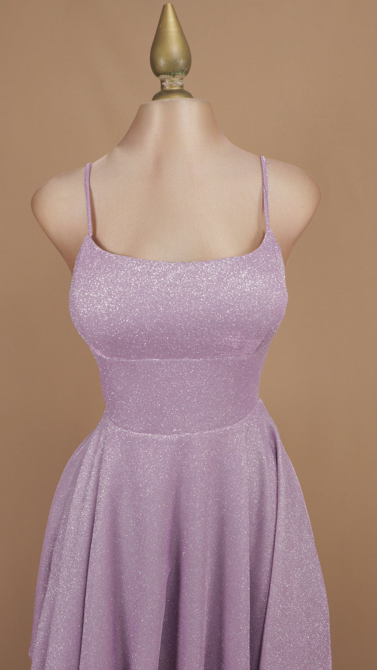Vestido corto con falda circular