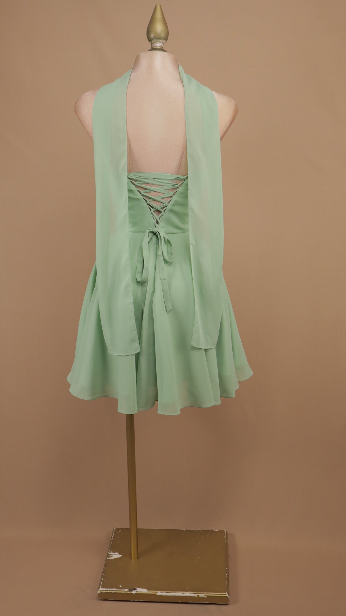 Vestido corto linea A de chiffon