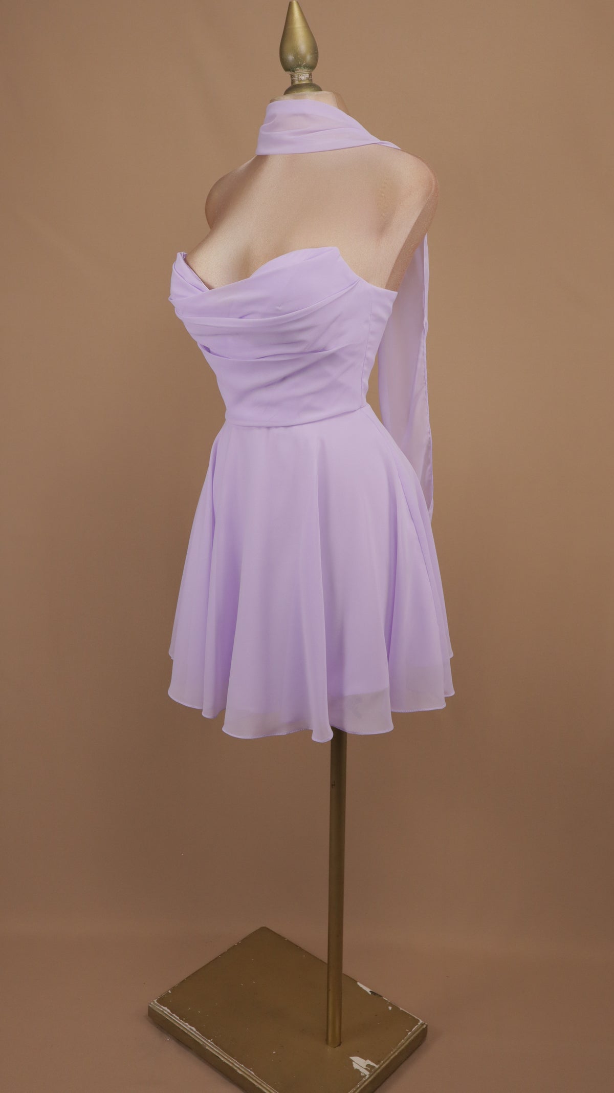 Vestido corto linea A de chiffon