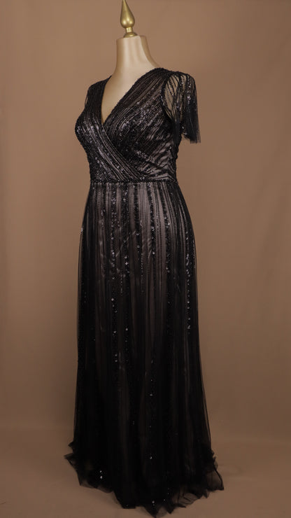 Vestido largo plus size con aplicación y manga