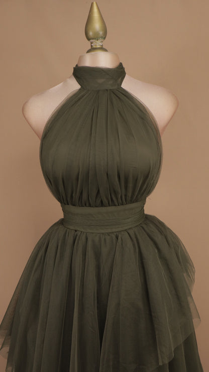 Vestido largo de tull cuello halter y escote en la espalda