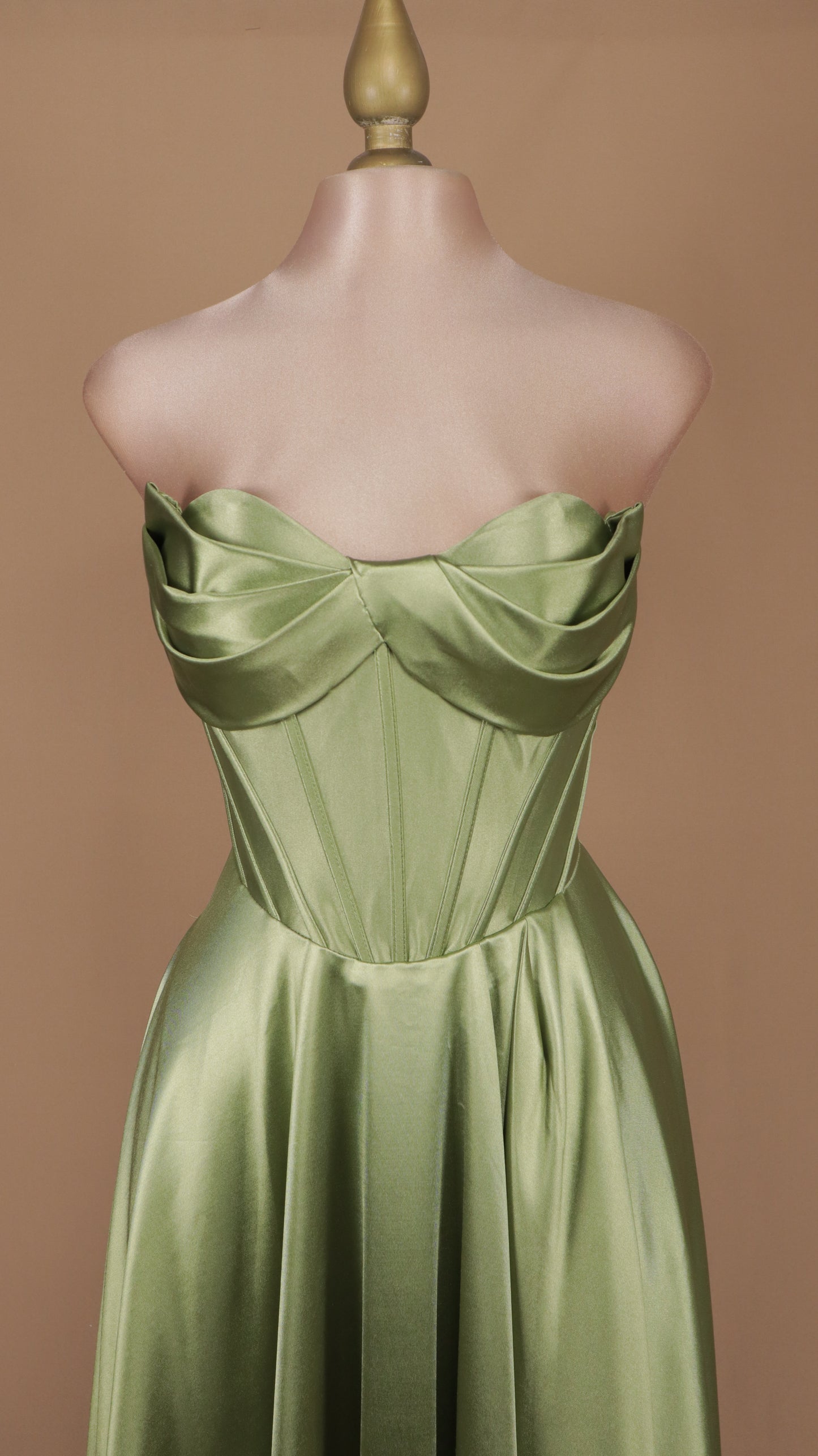 Vestido largo estraple con corset