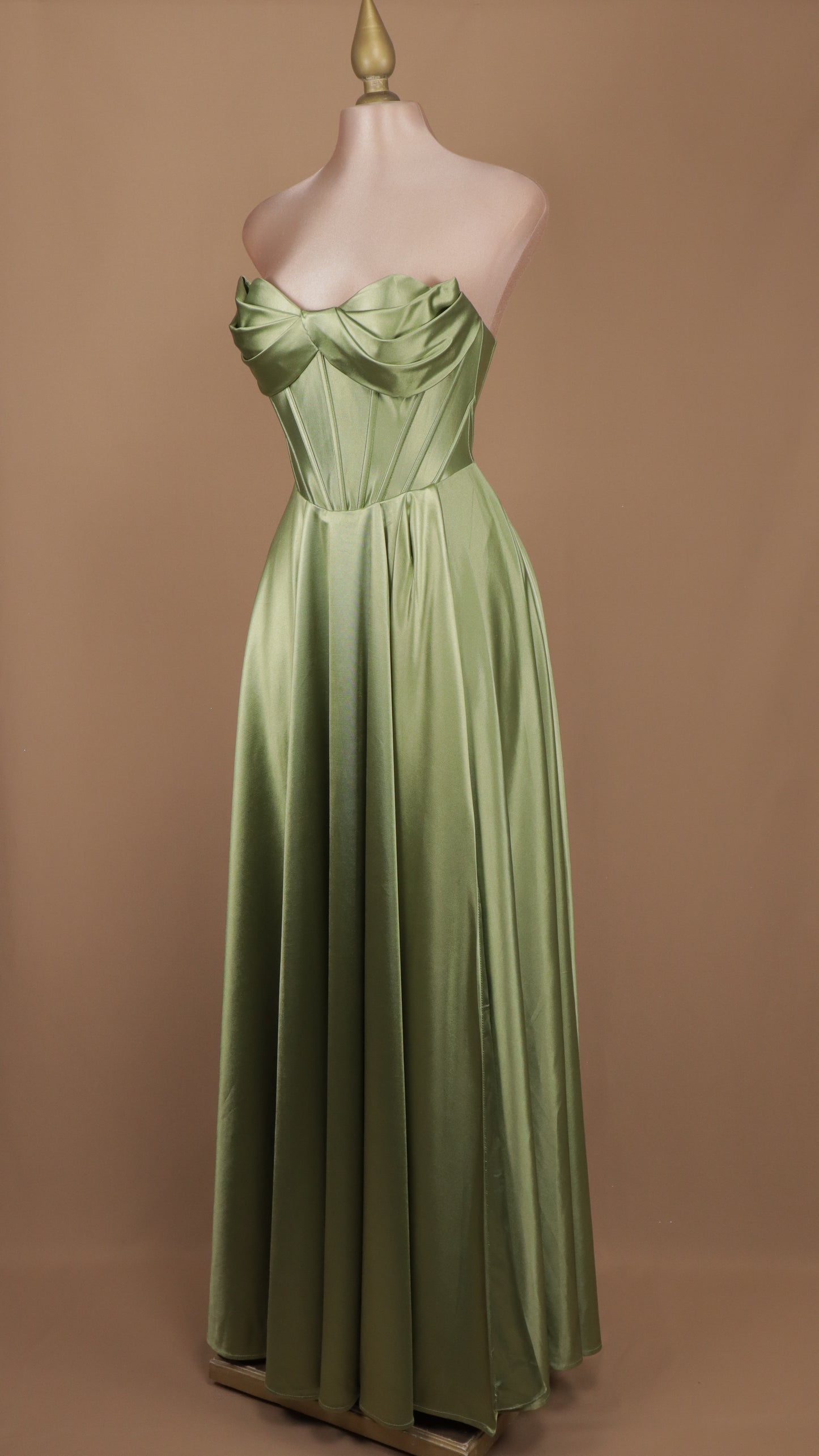 Vestido largo estraple con corset