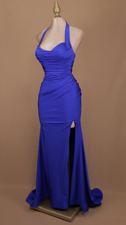 Vestido largo con cuello halter y escote en la espalda