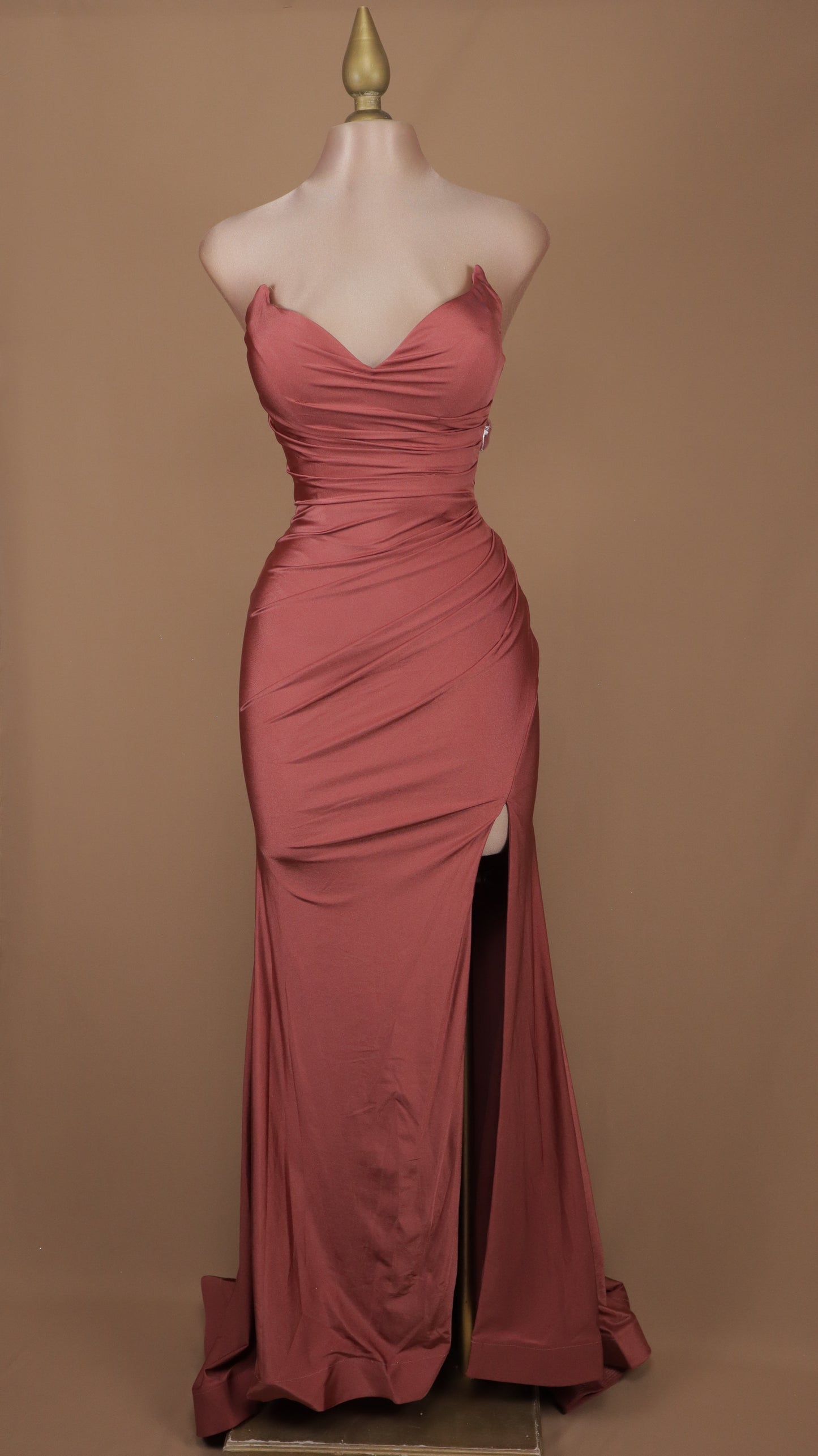Vestido largo corte sirena con corset
