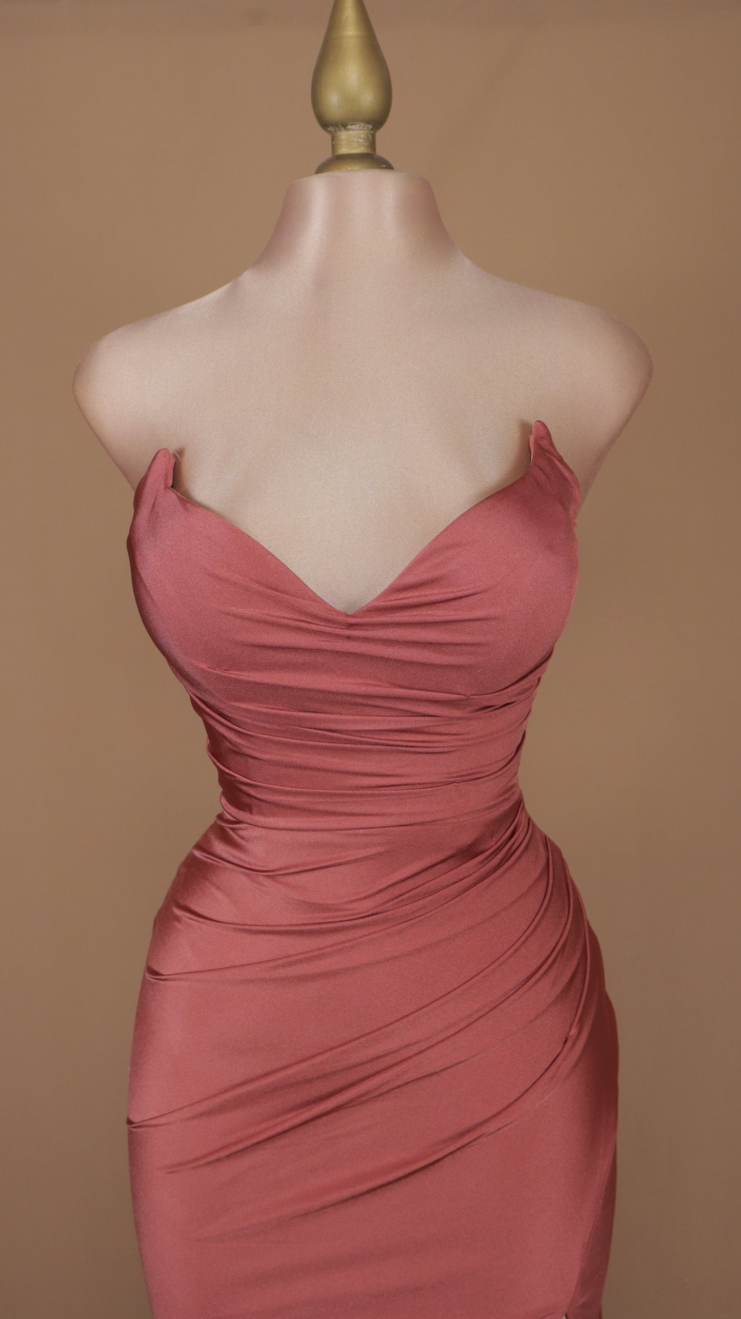Vestido largo corte sirena con corset
