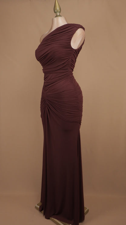 Vestido largo asimétrico fruncido