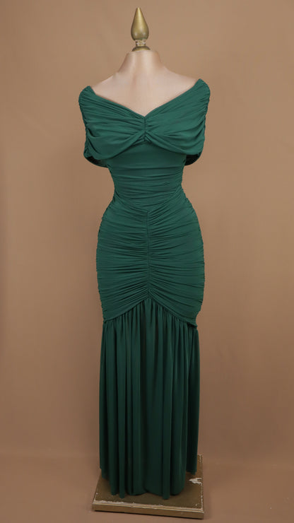 Vestido largo corrugado al hombro