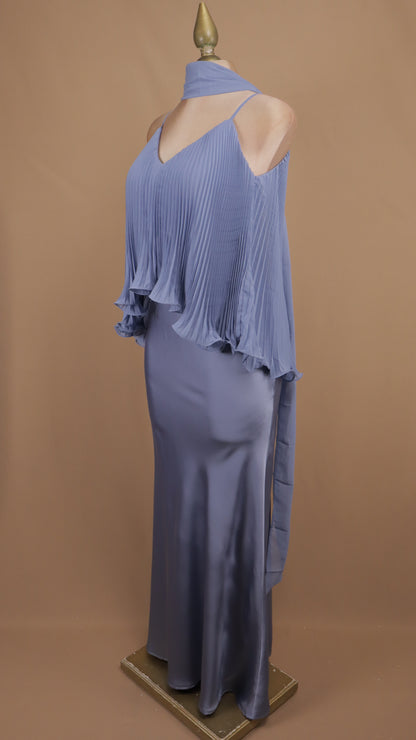 Vestido largo de dos piezas tipo falda y lusa con capa plisada