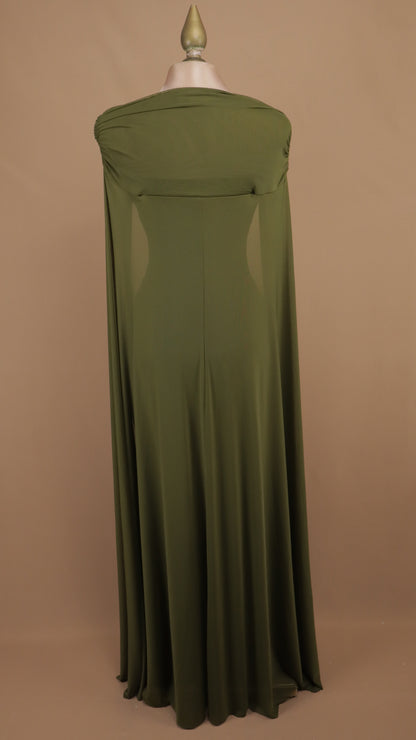 Vestido largo olivo con escote Off-Shoulder y capa de mesh