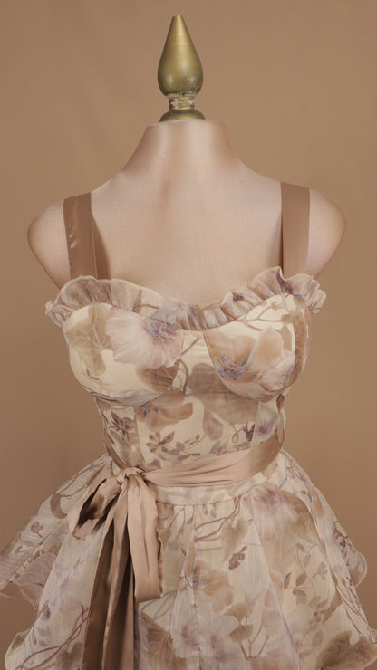 Vestido midi de organza con olanes en capas y estampado romántico