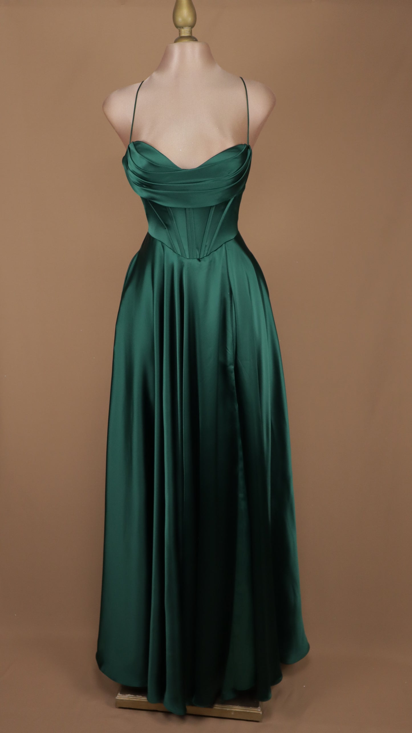 Vestido largo linea a con corset