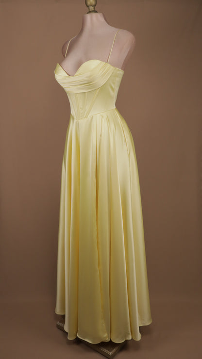 Vestido largo linea a con corset
