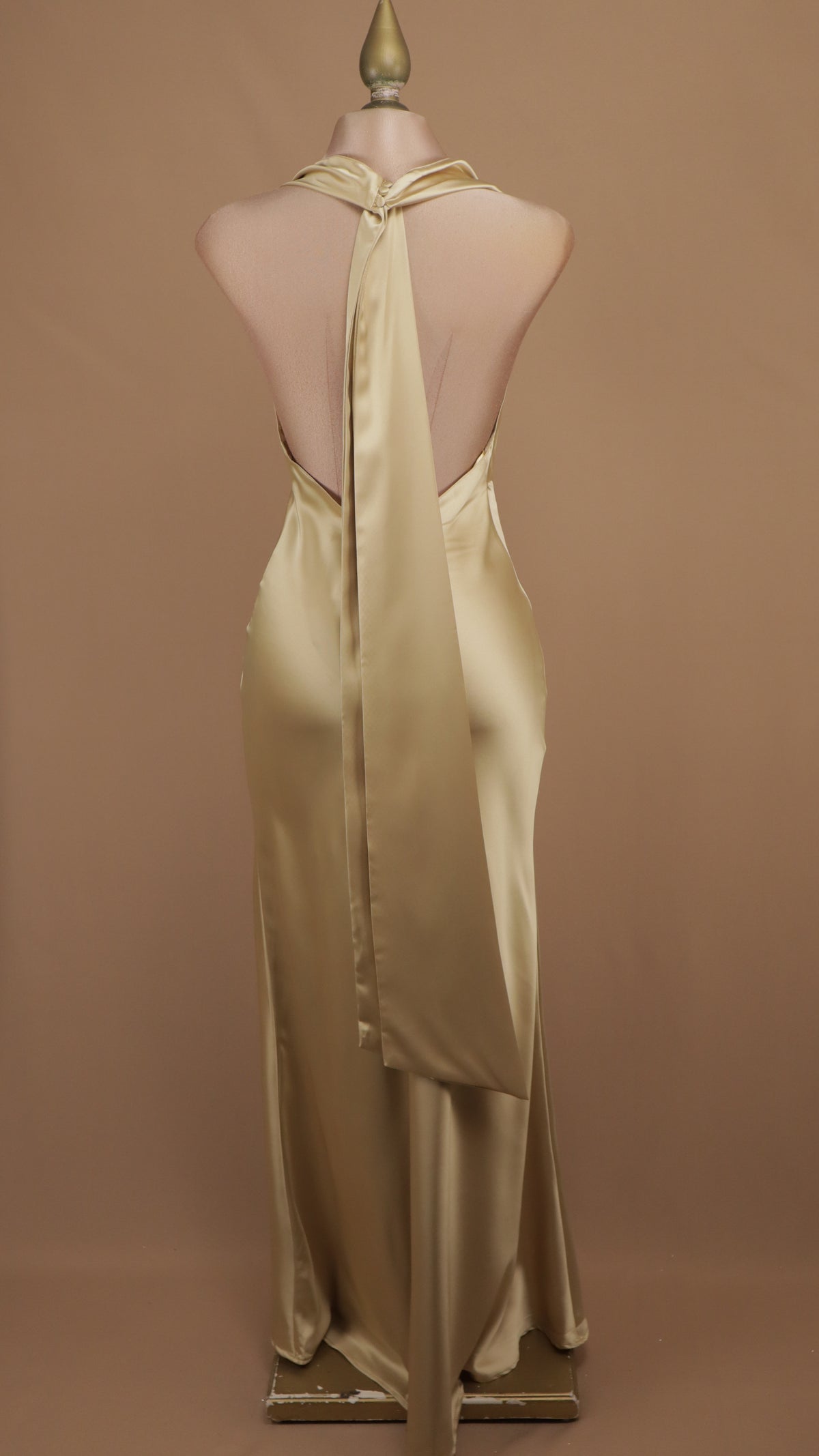 Vestido largo cuello halter