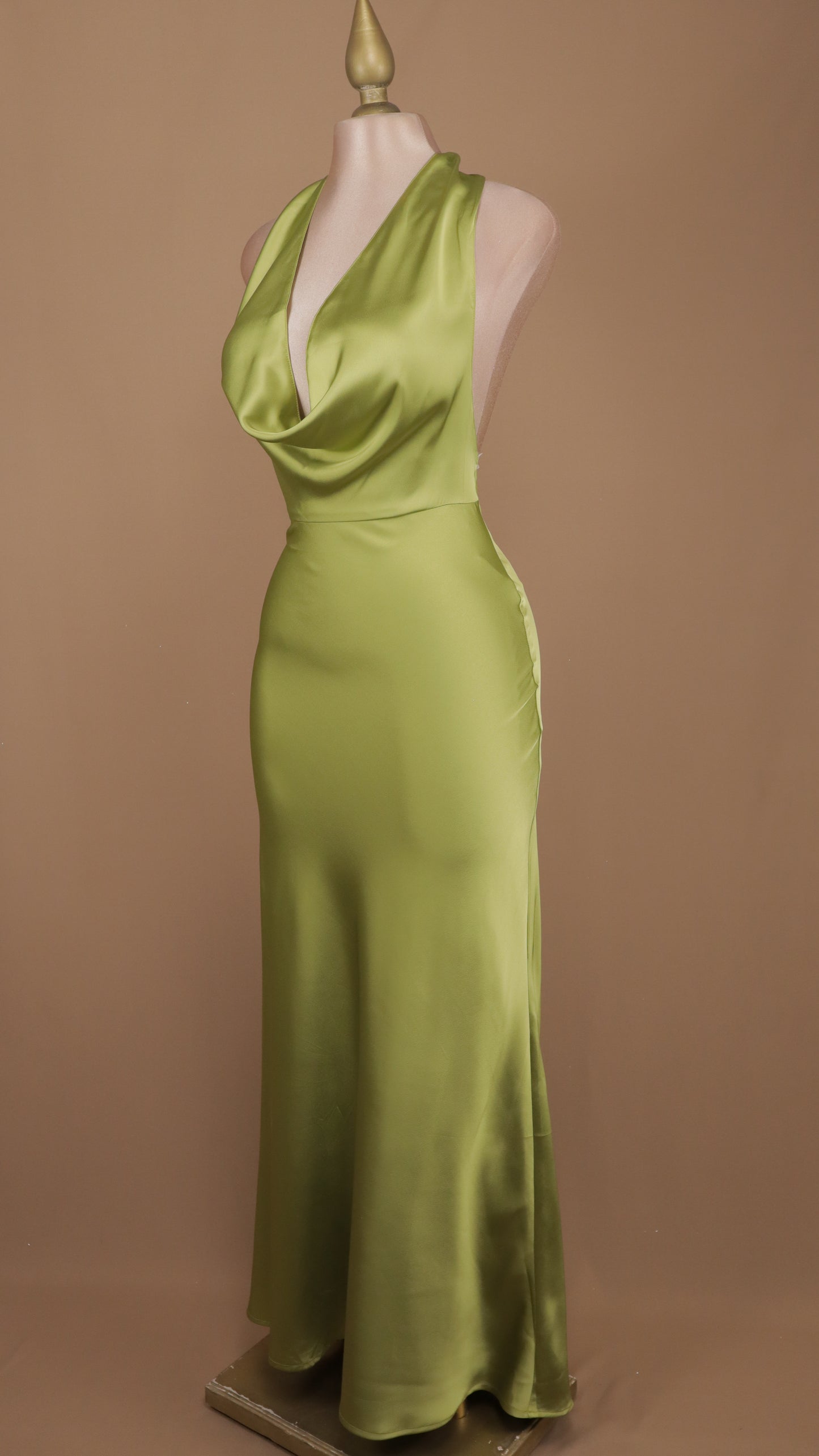 Vestido largo cuello halter