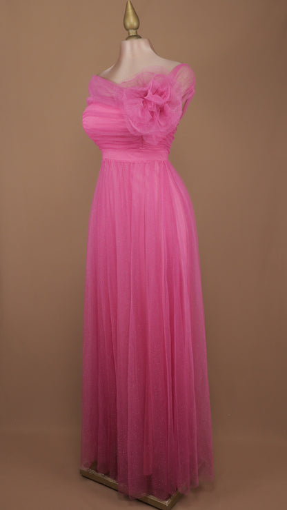Vestido largo con destello y flor