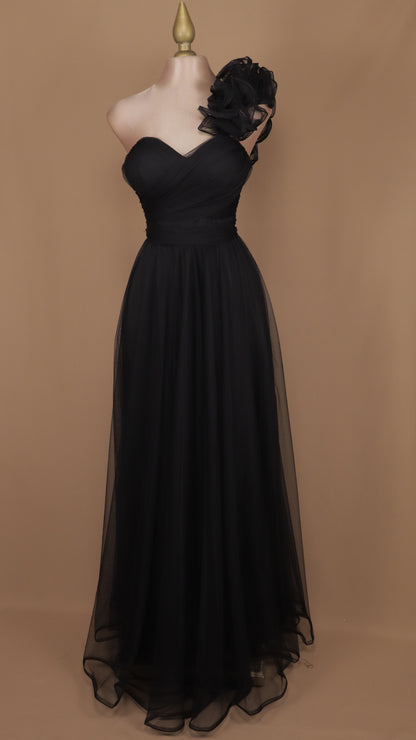Vestido largo de tul con escote corazón
