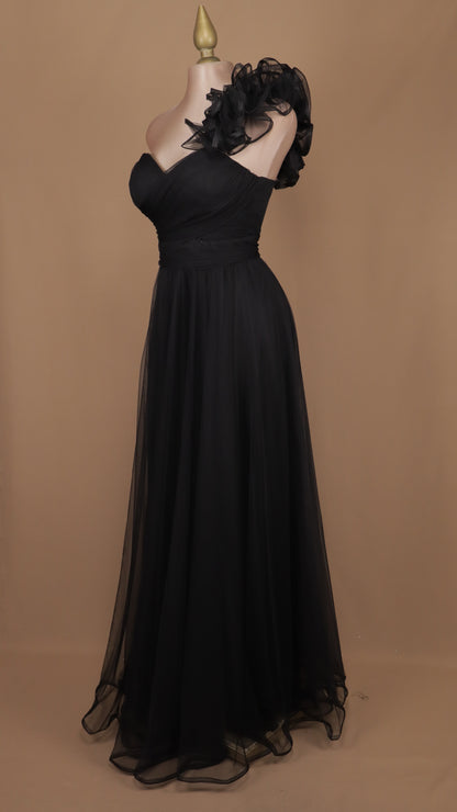 Vestido largo de tul con escote corazón
