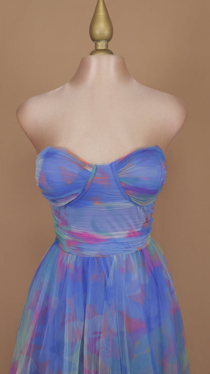 Vestido maxi estraple con estampado