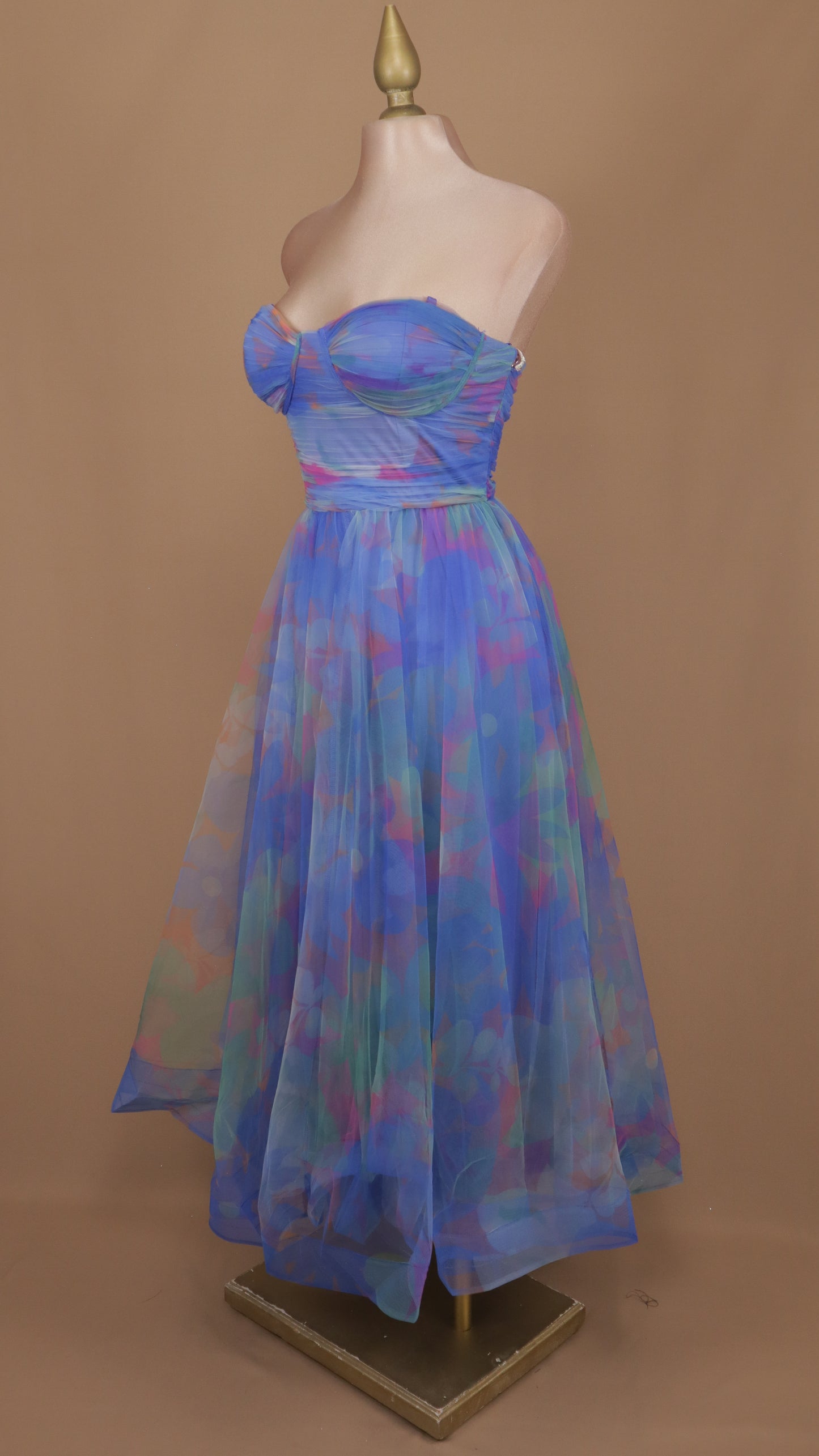 Vestido maxi estraple con estampado
