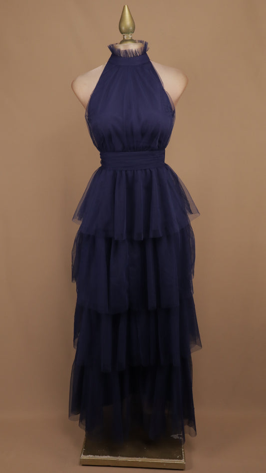 Vestido midi de tul con cuello halter plisado y falda de capas escalonadas