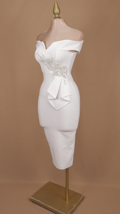 Vestido corto de bandage con aplicación