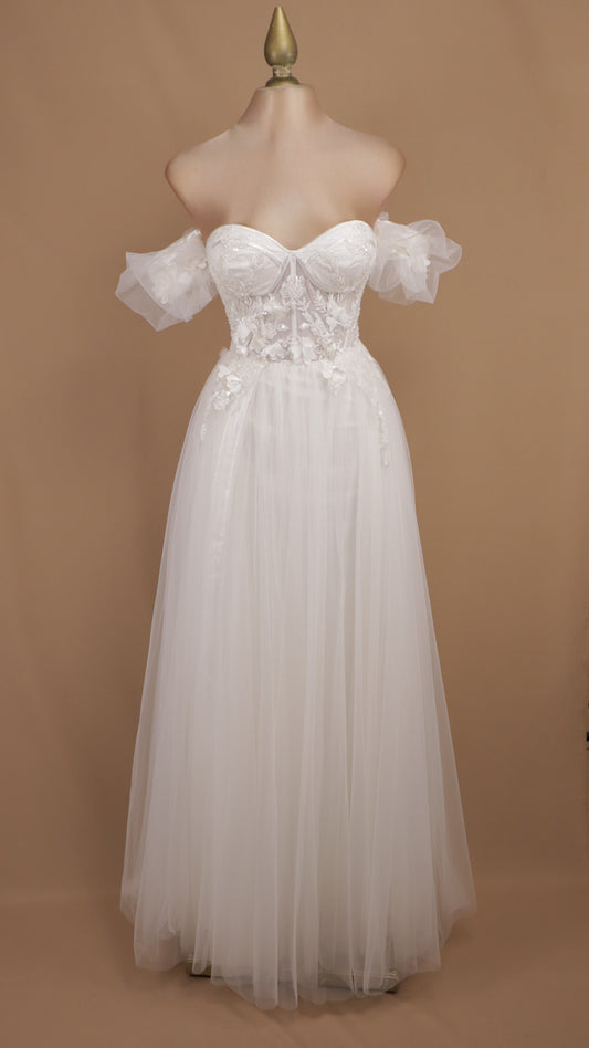 Vestido de gala romántico en línea A con escote corazón, corsé bordado y mangas abullonadas caídas