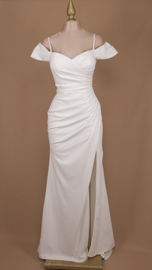 Vestido de novia con escote al hombro
