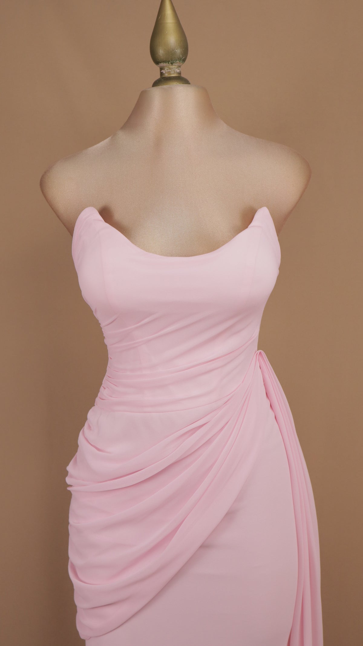 Vestido largo estraple con corset