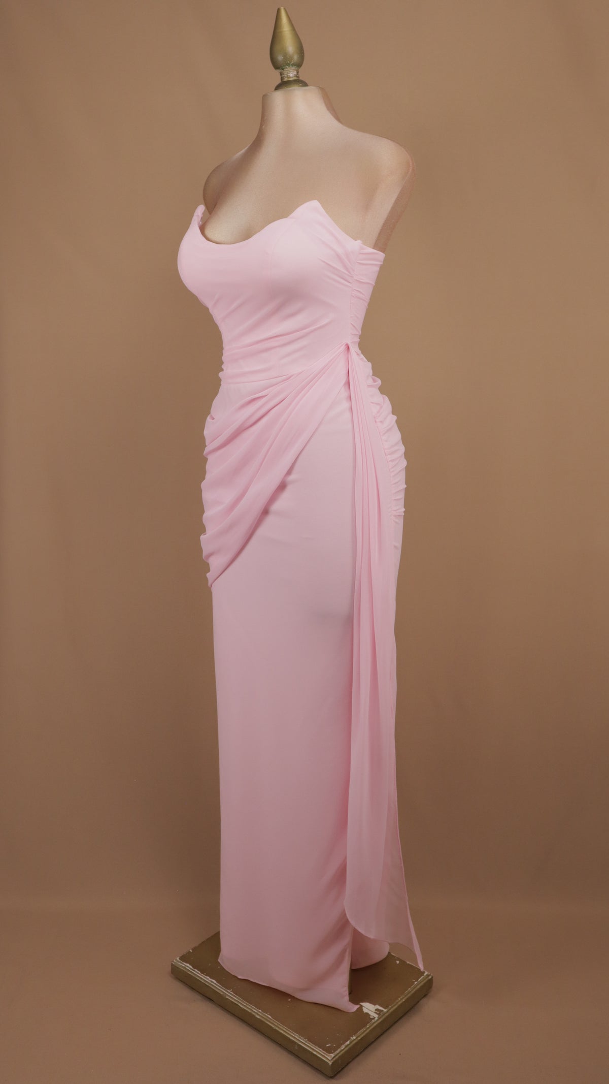 Vestido largo estraple con corset