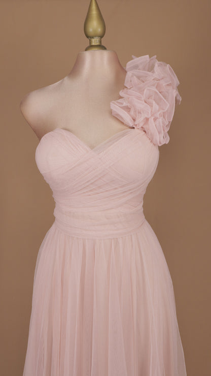Vestido largo de tul con escote corazón