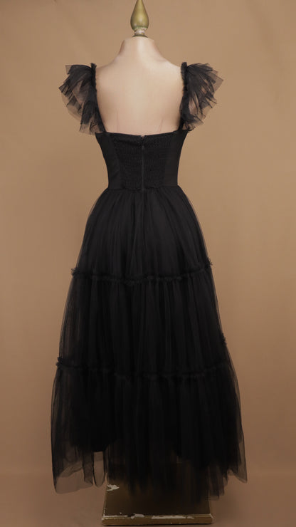 Vestido midi de tul con copa