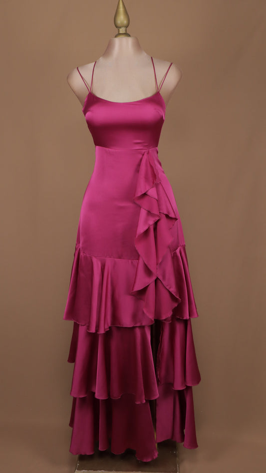 Vestido largo con olanes y corset