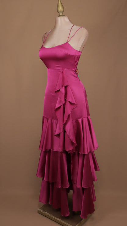 Vestido largo con olanes y corset