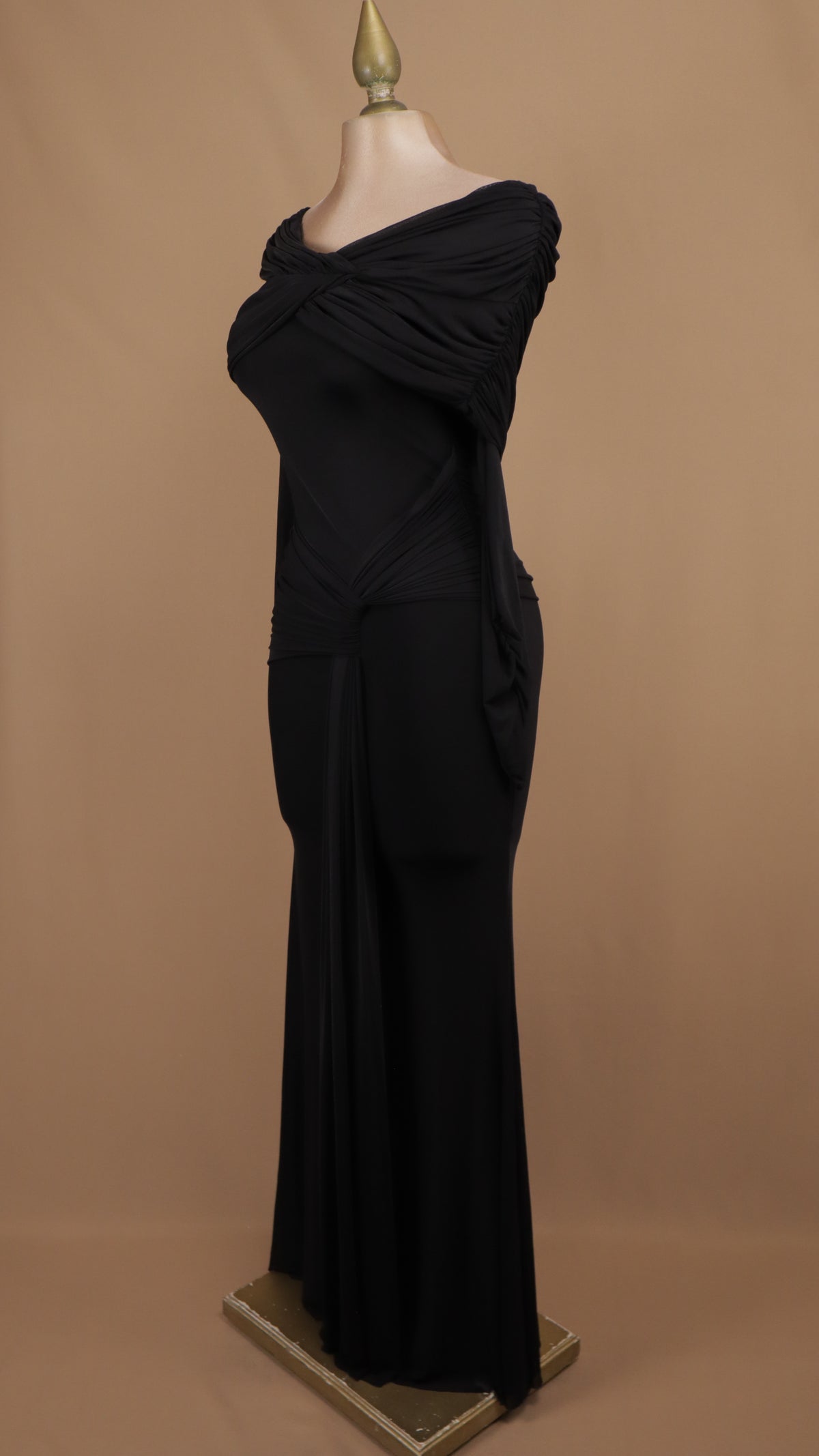 Vestido maxi de licra con escote bardot y cintura drapeada