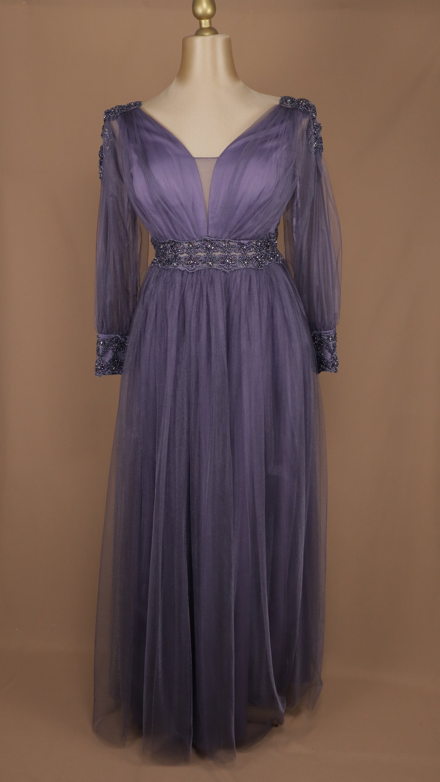 Vestido largo plus size con manga larga