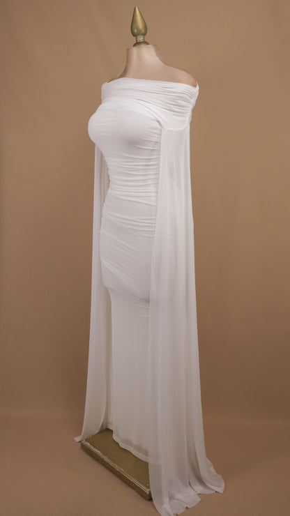 Vestido largo olivo con escote Off-Shoulder y capa de mesh