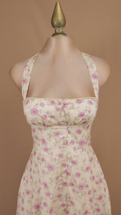 Vestido midi floral estilo halter con botonadura frontal