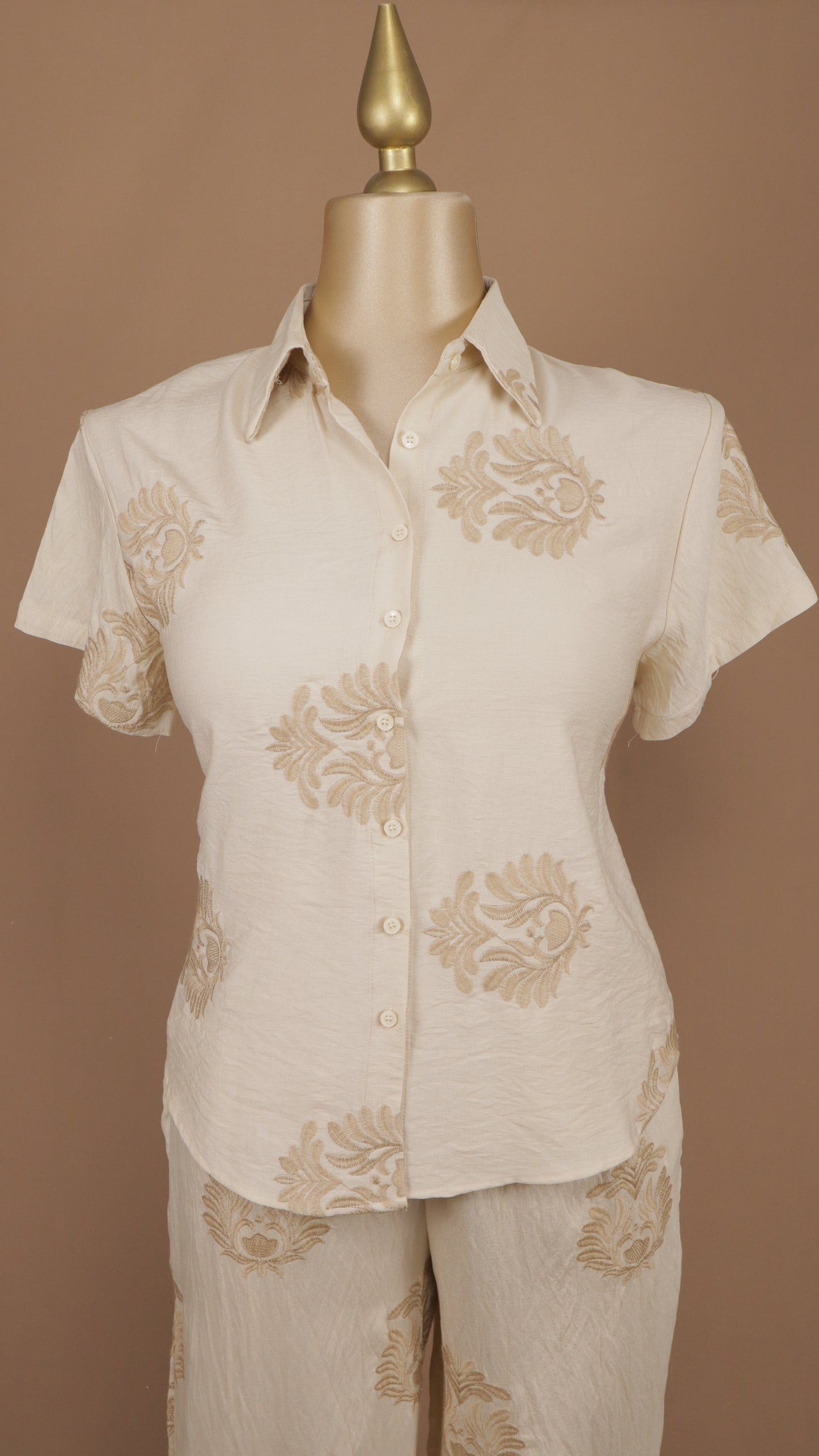 Conjunto plus size de pantalón y blusa