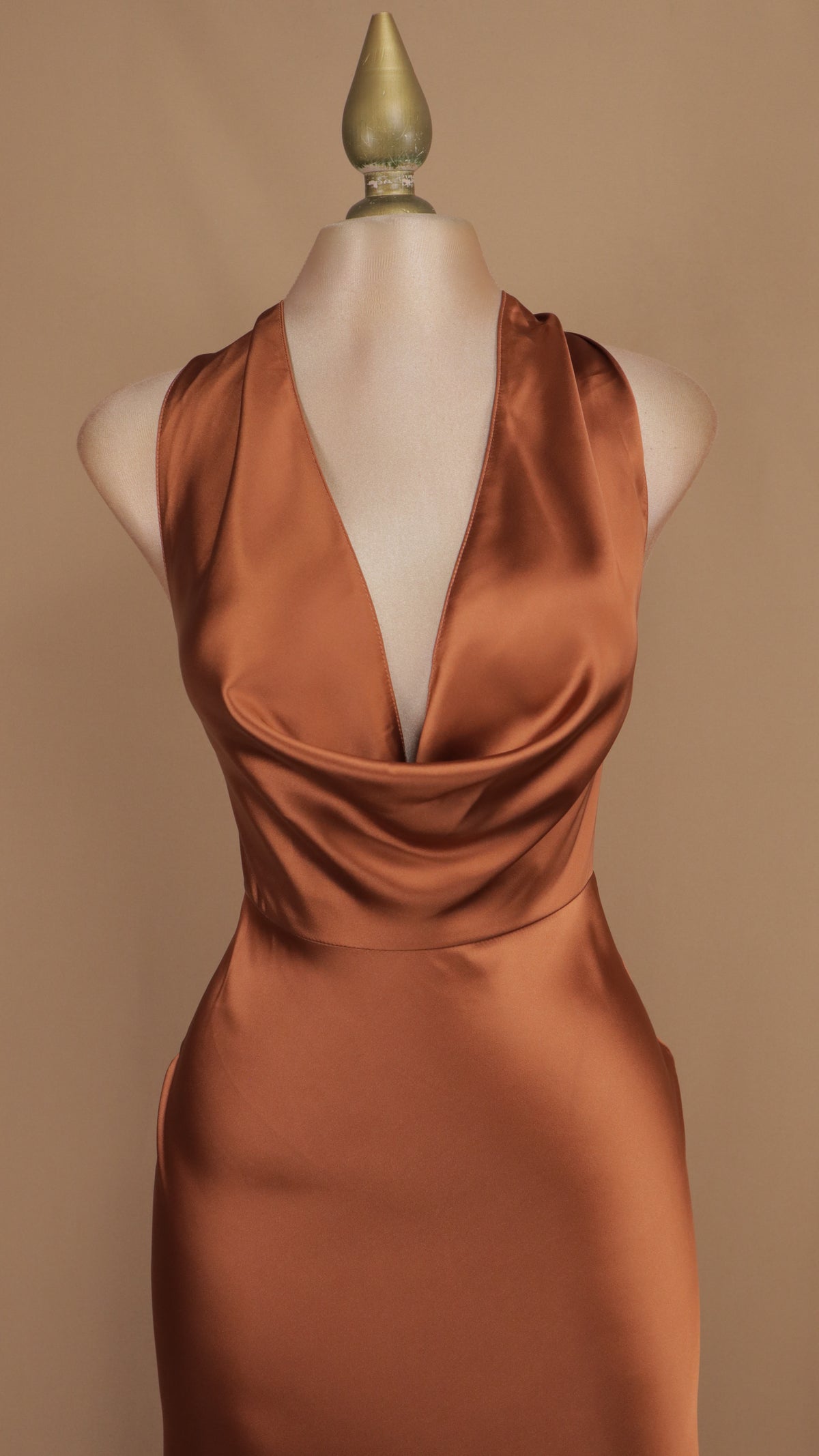 Vestido largo cuello halter