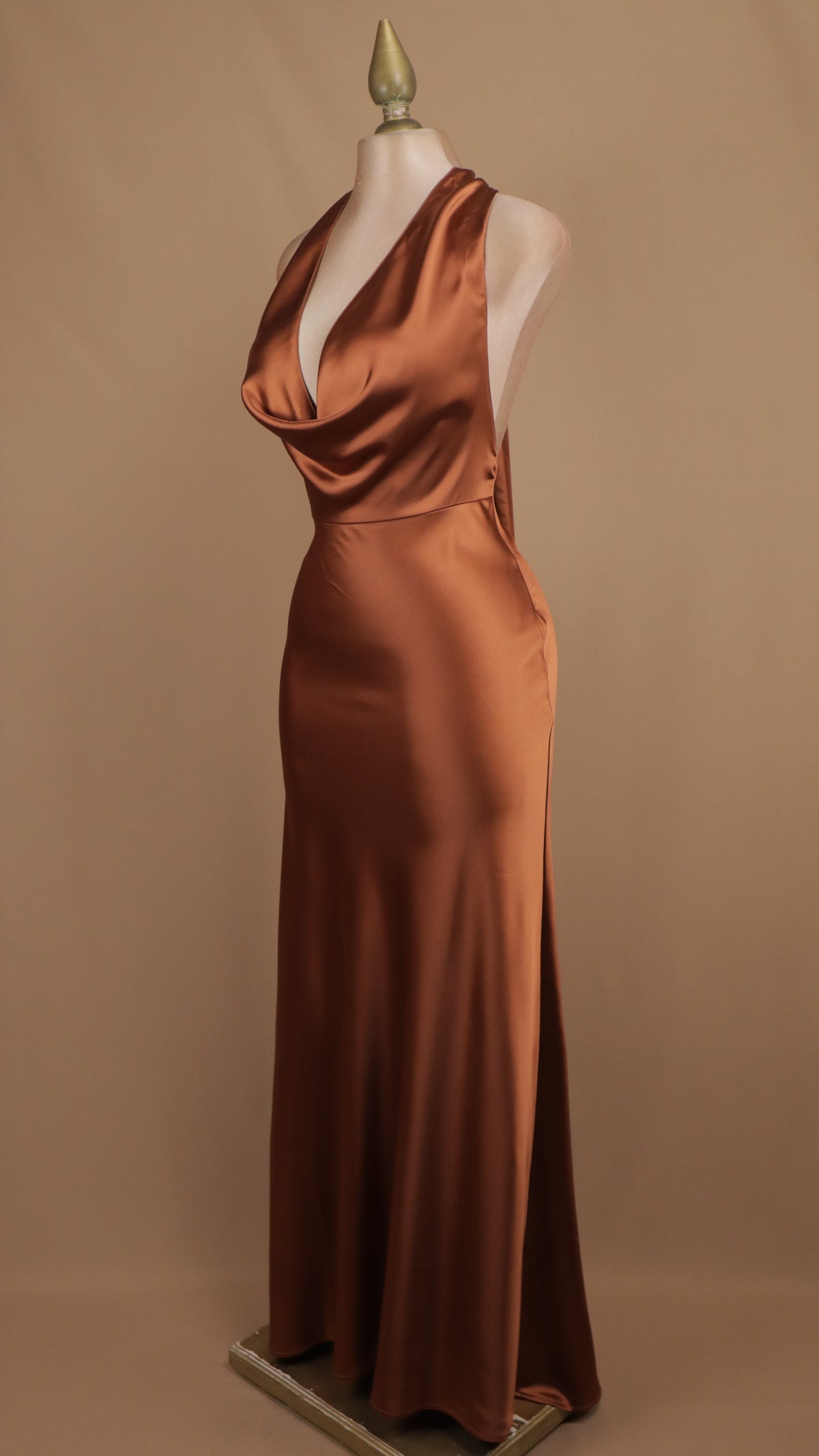 Vestido largo cuello halter