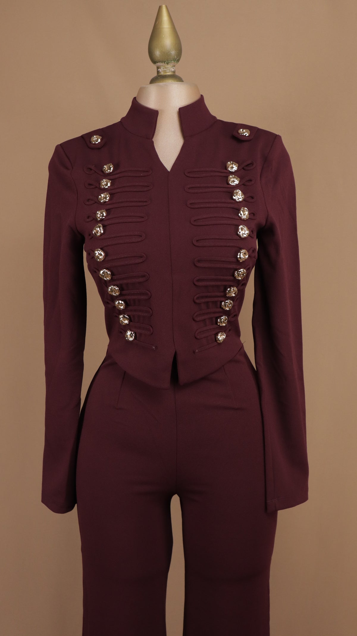 Palazzo tipo dos piezas con chaqueta o torera estilo militar