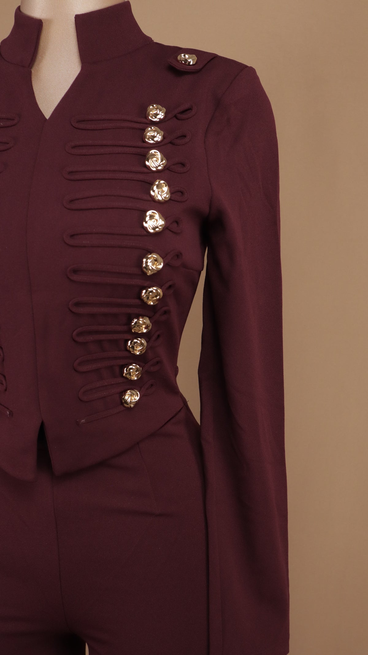 Palazzo tipo dos piezas con chaqueta o torera estilo militar