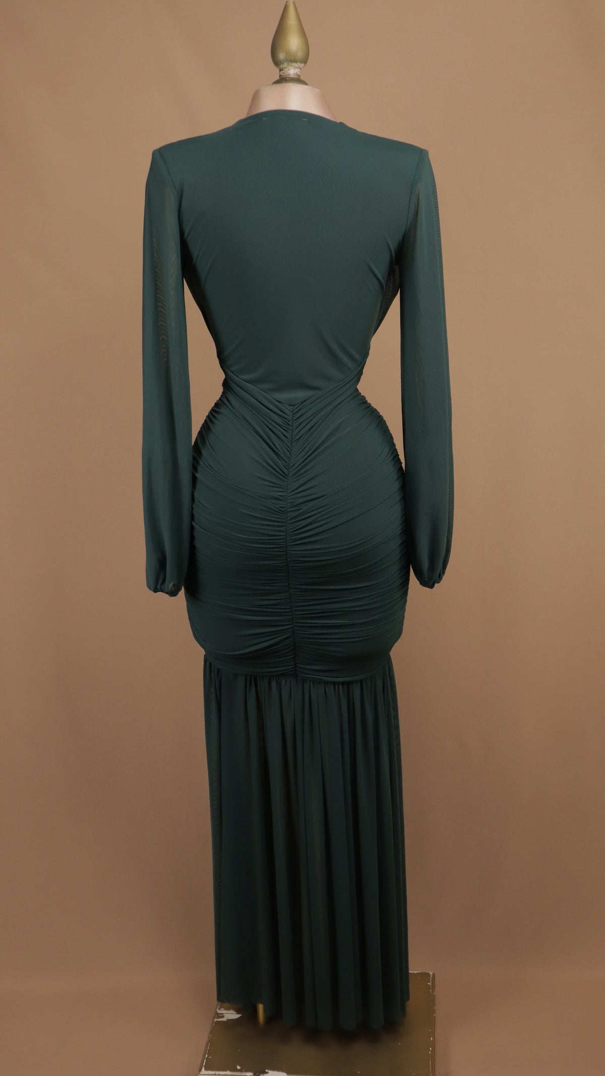 Vestido maxi de licra con drapeado cruzado y efecto sirena