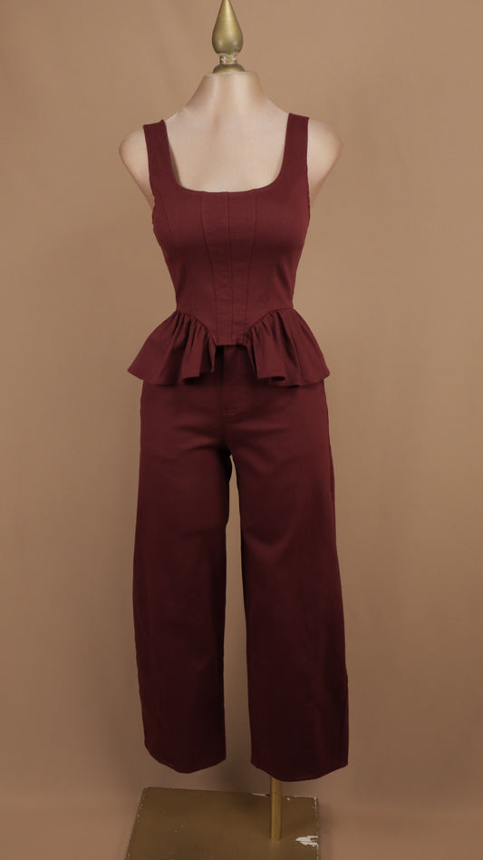 Conjunto de dos piezas de top estilo peplum y pantalón de pierna ancha