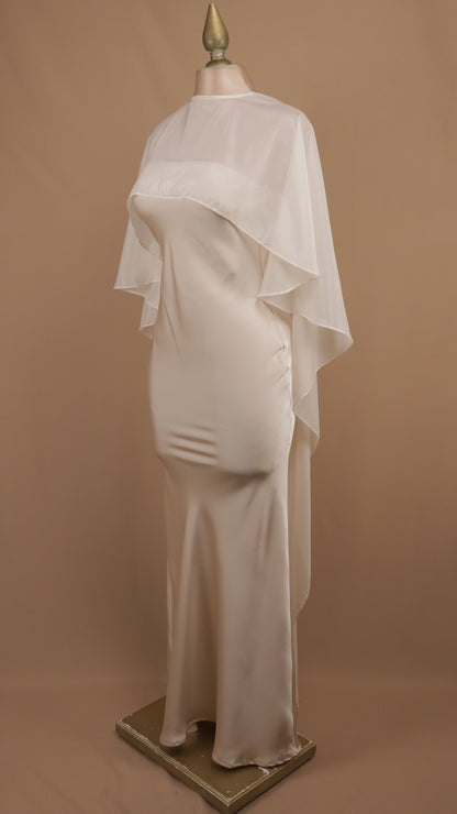 Vestido largo satinado con capa de chiffon