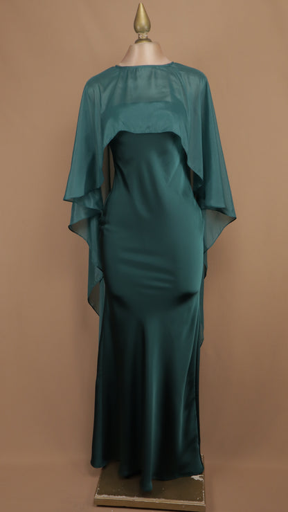 Vestido largo satinado con capa de chiffon
