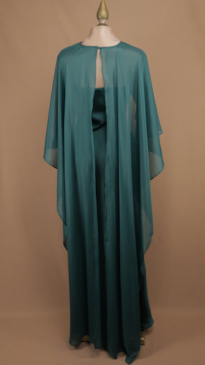 Vestido largo satinado con capa de chiffon