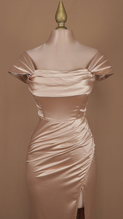 Vestido largo satin al hombro